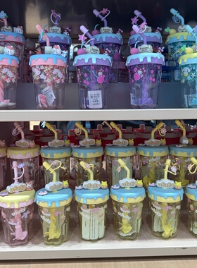 名创优品三丽鸥HelloKitty卡通水杯可爱少女心吸管杯夏日饮品杯