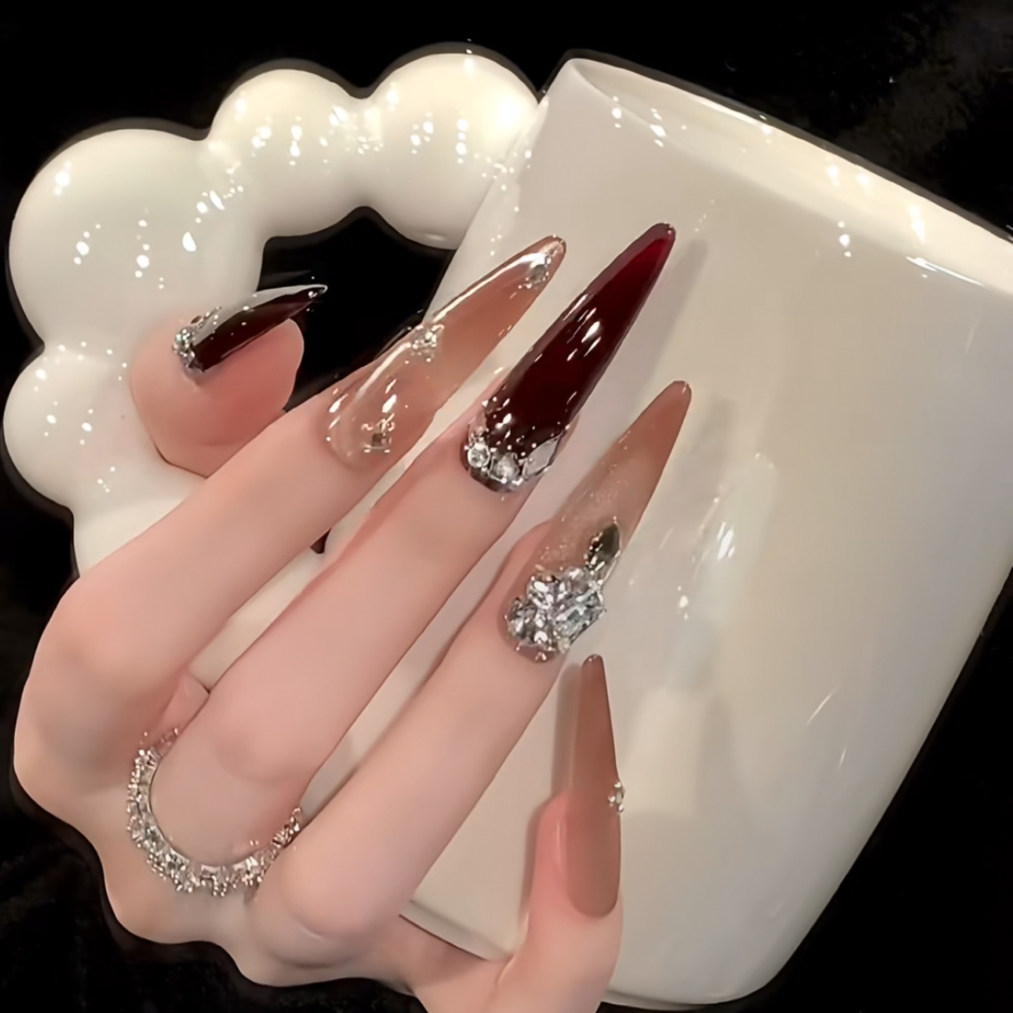 手工爆闪千金穿戴美甲红色水钻