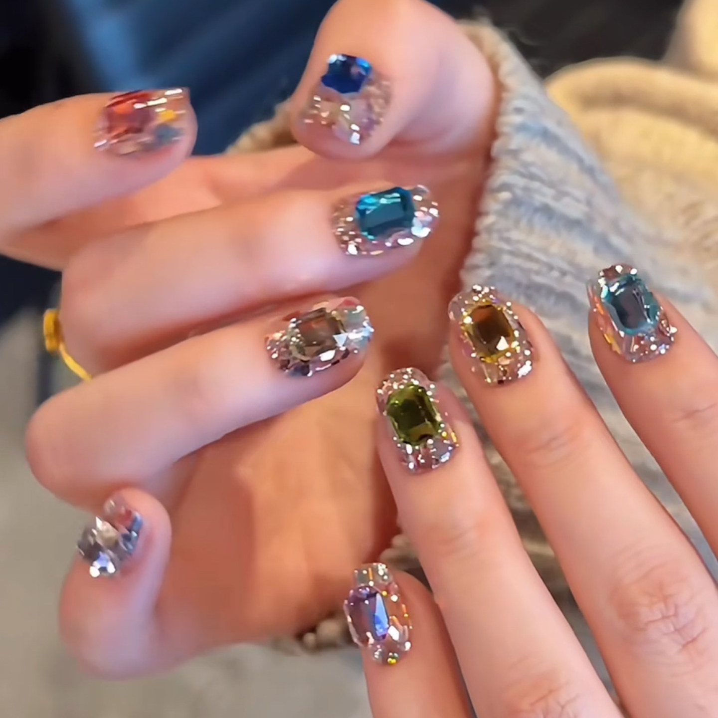 春夏手工制作轻奢多彩宝石穿戴美甲短款闪亮钻石假指甲贴成品甲片
