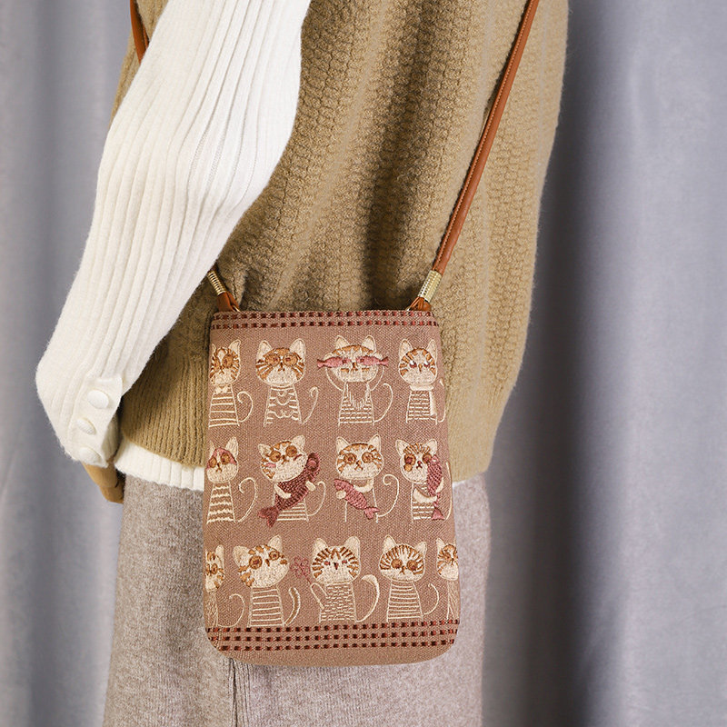 猫咪手机包休闲刺绣原创插画女斜挎袋迷你小包高级感女式散步包包