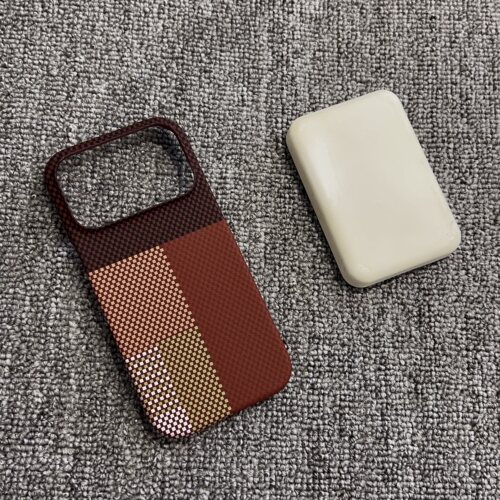 半包碳纤维纹适用于iPhone17promax手机壳高级感苹果16pro肤感个性15pm时尚14/13磁吸充电轻薄12情侣外壳