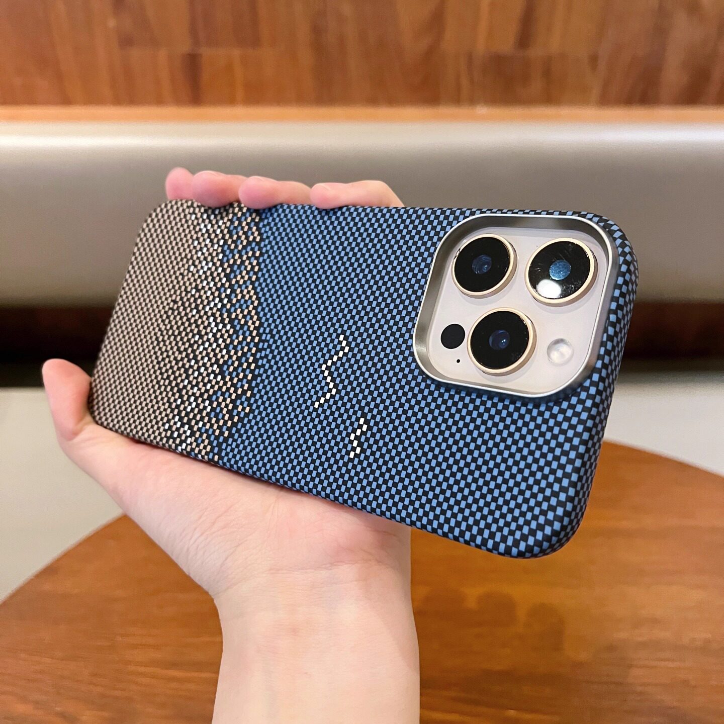 新款碳纤维纹半包散热适用iPhone16promax手机壳磁吸充电苹果15pro超薄磨砂14pm男女保护套ip13金属镜头框