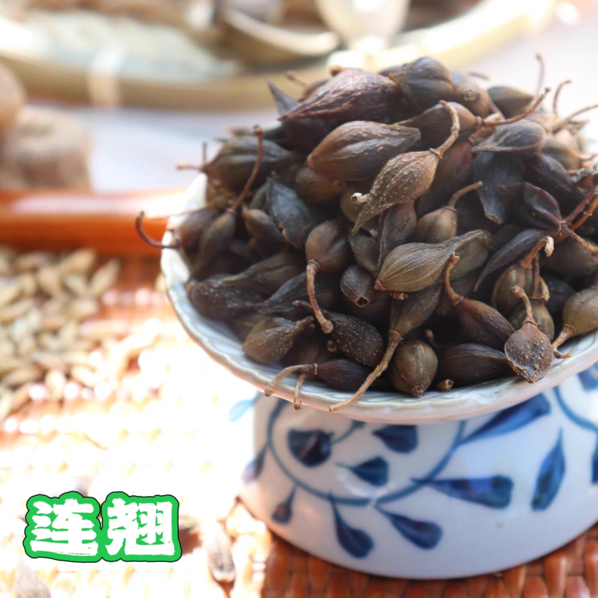 皮肤长痘用它，连翘是疮家之圣，药效吸收后，它专行肌表，祛痘好