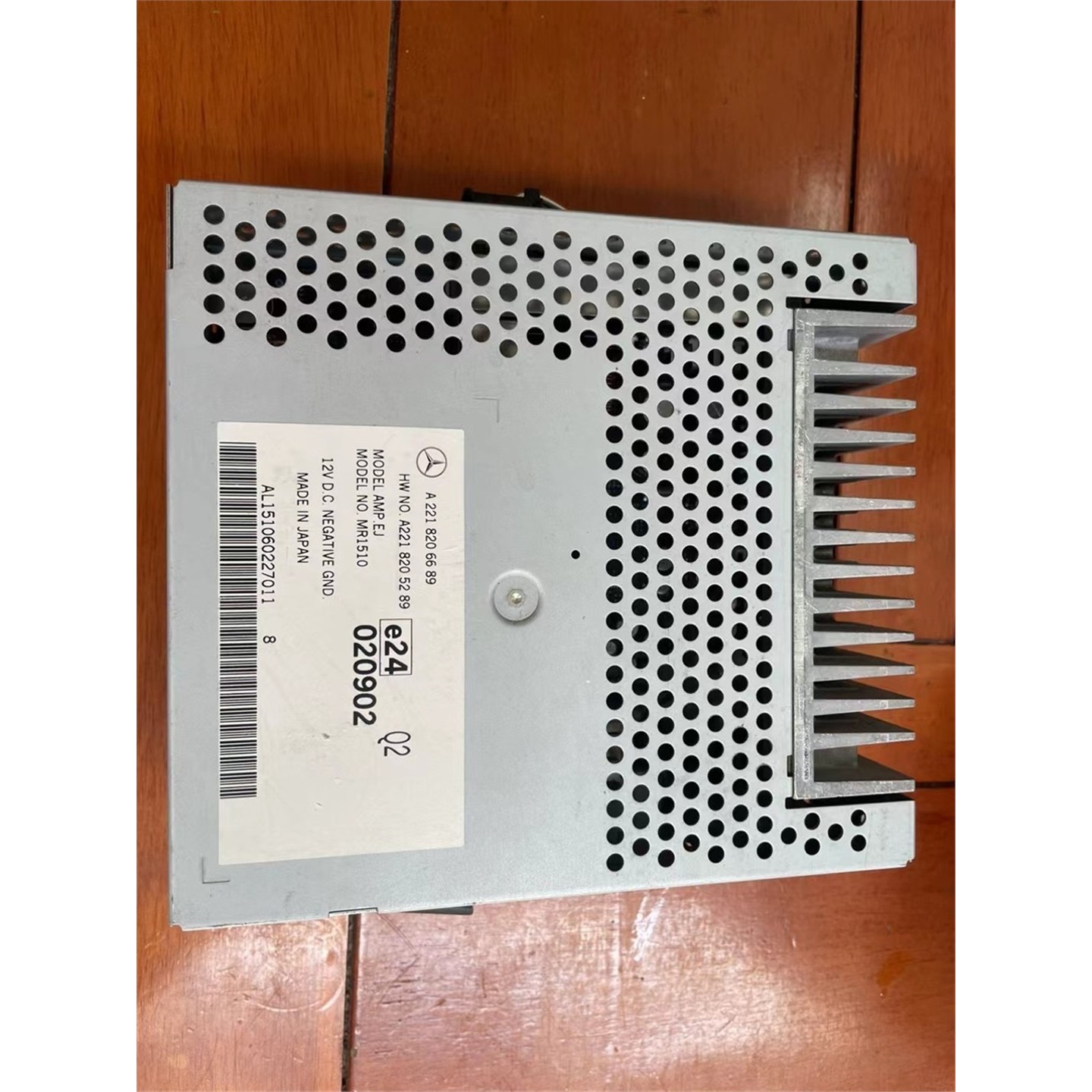 适用于奔驰S级 W221小功放S300S350 S400 S500 小功放音响放大器