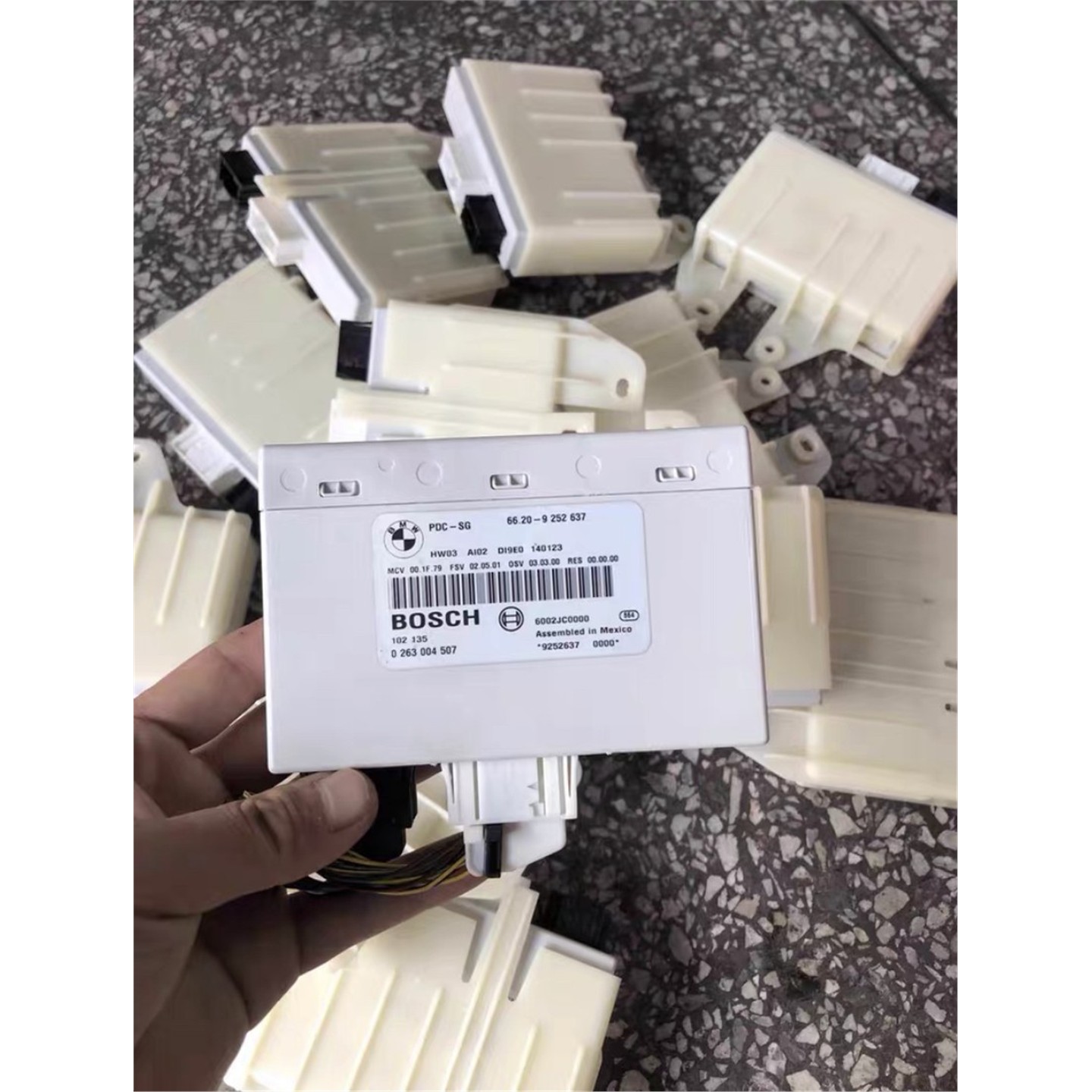 1系3系E87E90E92Z4X1E84F49倒车雷达电眼PDC电脑倒车模块