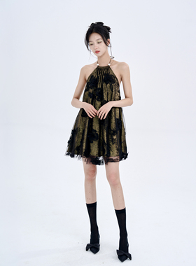 MildRate原创 黑金色挂脖美背连衣裙海边度假风立体花朵短裙