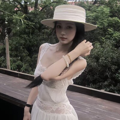 清冷仙女风蕾丝吊带收腰连衣裙
