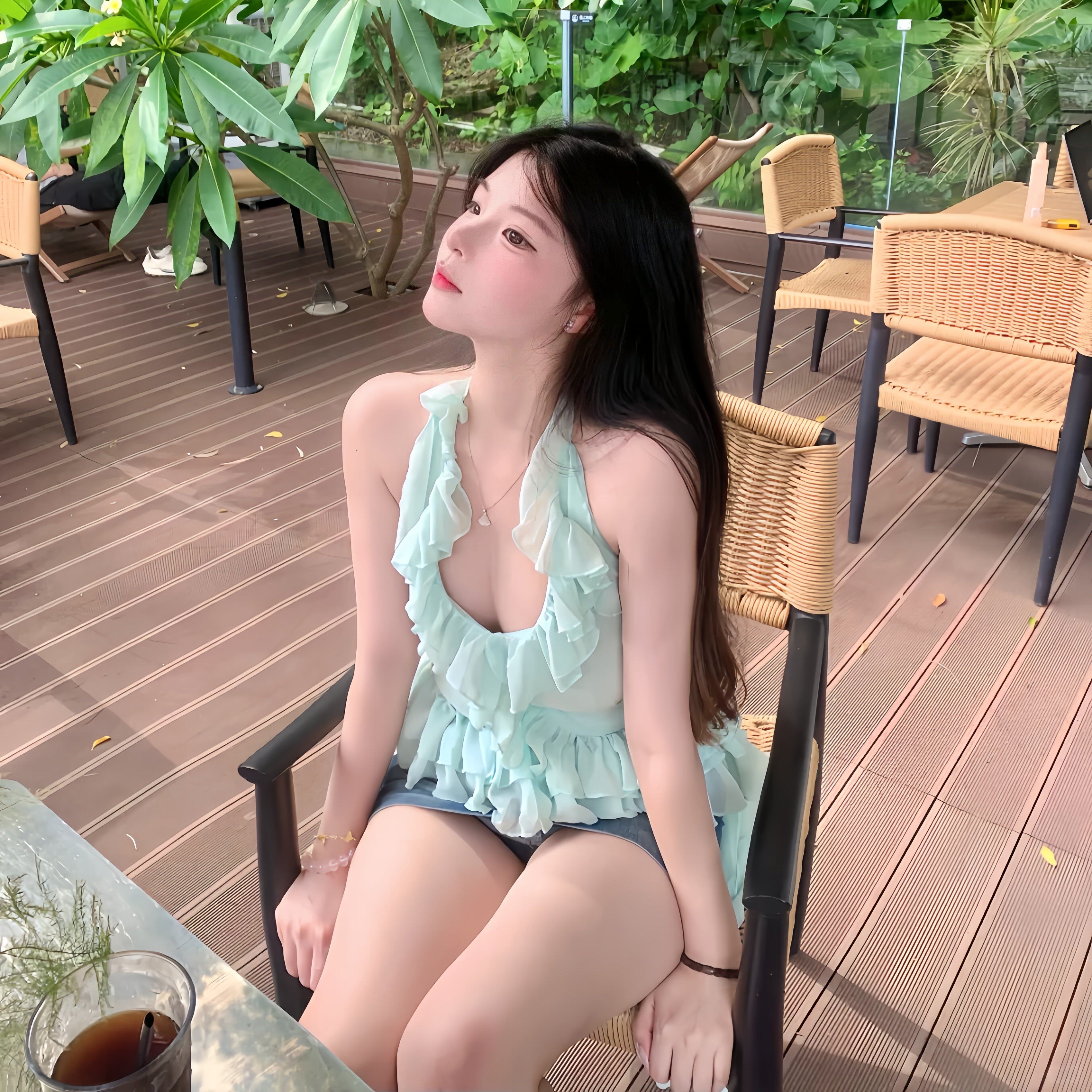 夏季法式荷叶边挂脖背心女薄荷绿显瘦度假风少女感甜美无袖上衣