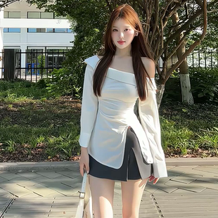 开叉单边斜肩褶皱上衣短裙 斜衩逸摆 甜美大方纯欲套装 女夏秋季