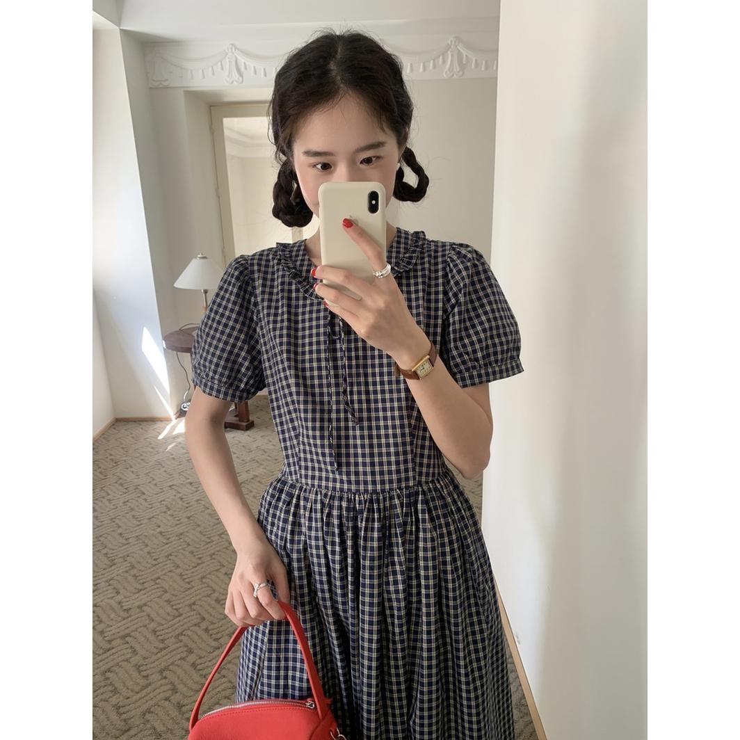 韩系复古甜美木耳边娃娃领系带收腰泡泡袖格子连衣裙