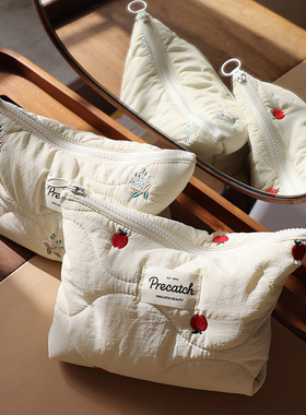 美摘绵绵拉链包化妆包水果花朵刺绣原创手工柔软女生便携收纳手包