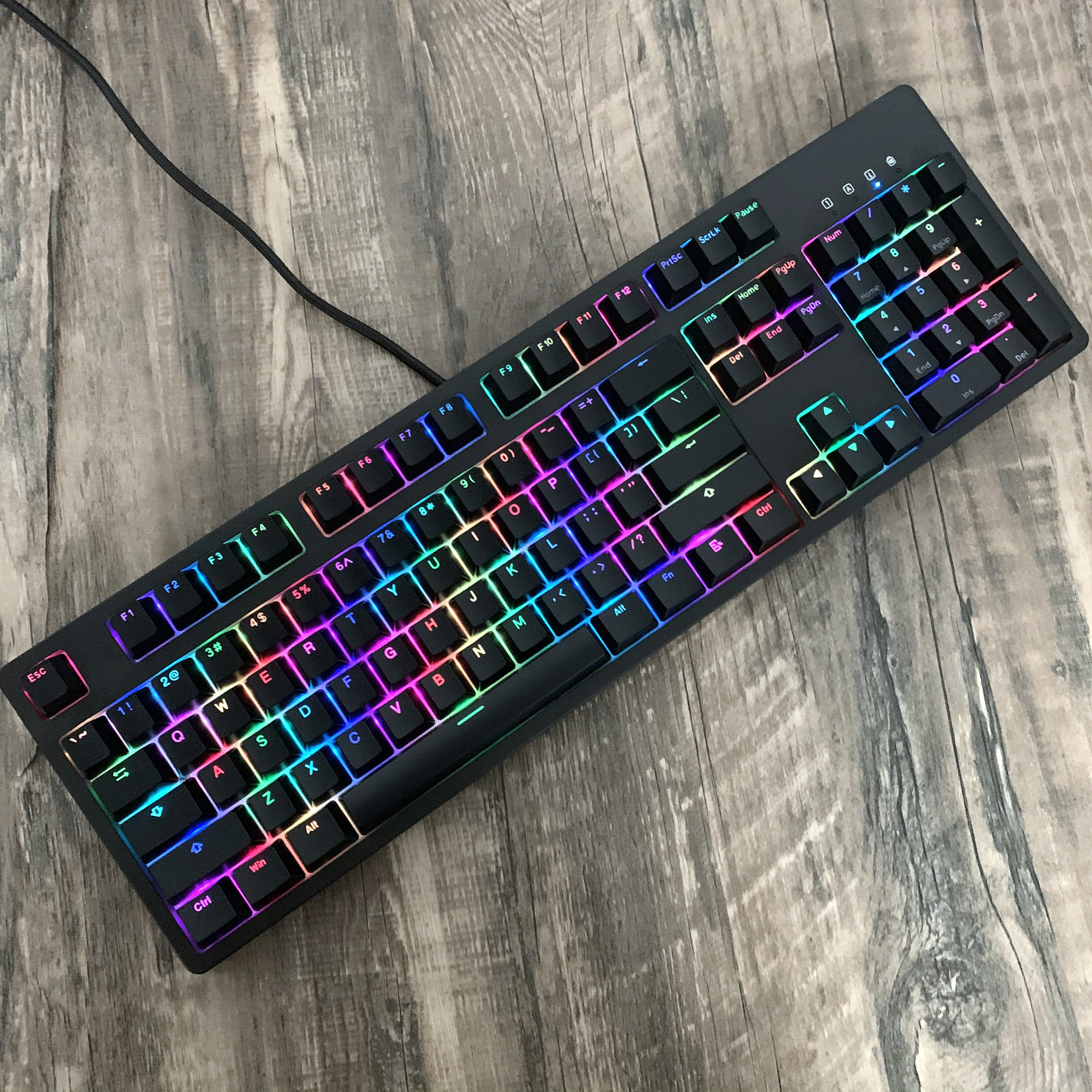 104键高特轴rgb机械键盘青轴全键无冲游戏键盘全新库存清仓包邮