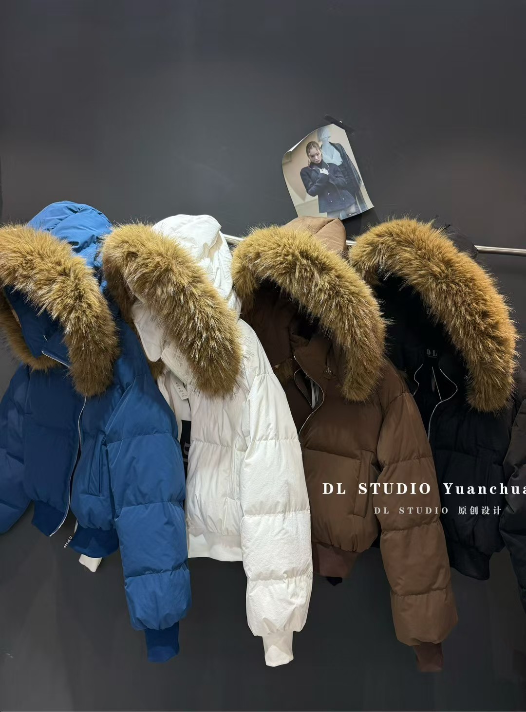 欧洲站小个子90白鸭绒短羽绒服女2025冬季新款大毛领连帽外套9663