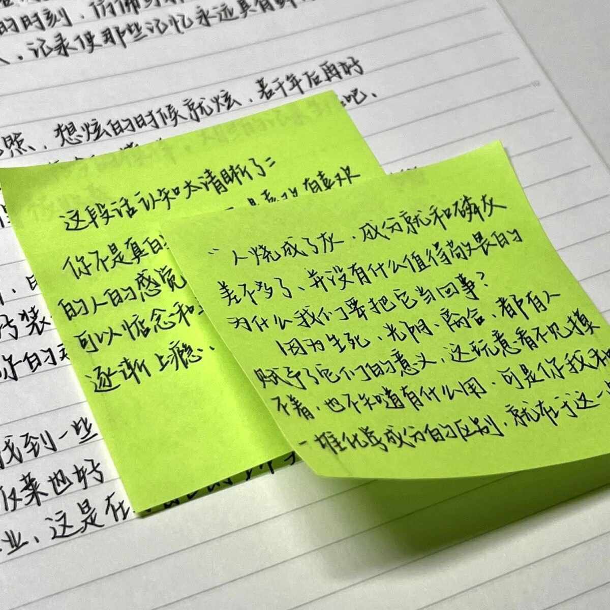 N번의 강력한 접착력을 지닌 형광녹색 점착메모지 점착메모가 포함된 하이라이팅 심플하고 산뜻한 인덱스 스티커