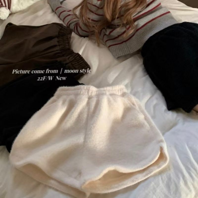 小个子高腰毛绒A字阔腿短裤