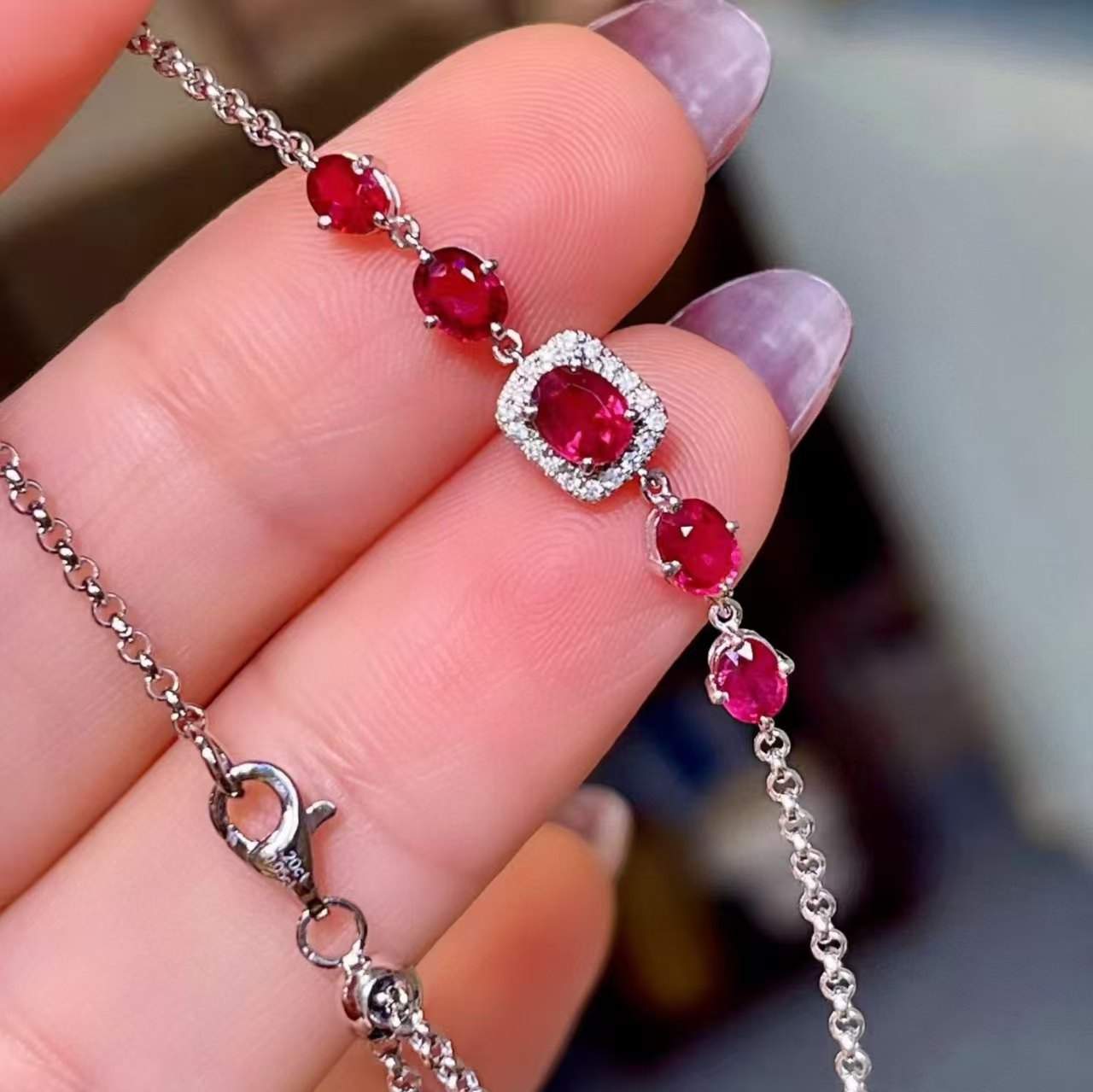 PT950钻石镶嵌 百搭好看的精品红宝石手链 主石1.2克拉 颜色浓郁