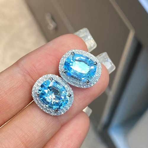 18K钻石镶嵌 天然海蓝宝石耳环 主石5.62克拉 晶体清澈干净火彩好