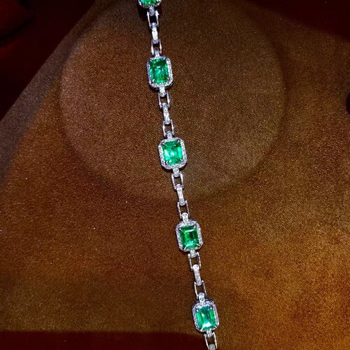 18K钻石镶嵌 赞比亚祖母绿手链 主石3.27克拉 颜色Vvg 极简风微油