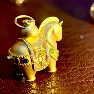 2026马年开运吊坠 唐马吊坠古韵今风 18钻石镶嵌 重量4.14克