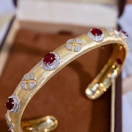 18K钻石镶嵌 天然无烧红宝石手镯 主石2.88克拉 优雅复古仙女本仙