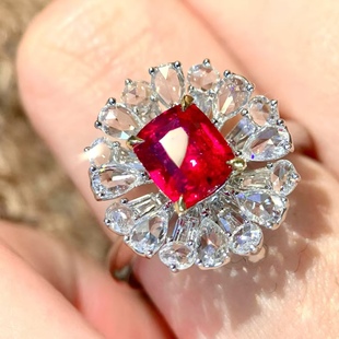 18K金钻石镶嵌 莫桑比克无烧鸽血红宝石戒指两用款 主石2.02克拉