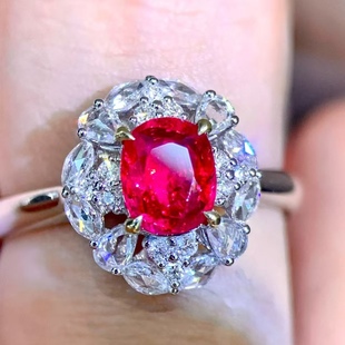 18K钻石镶嵌 莫桑比克无烧鸽血红宝石戒指 主石1.05克拉 简单大气