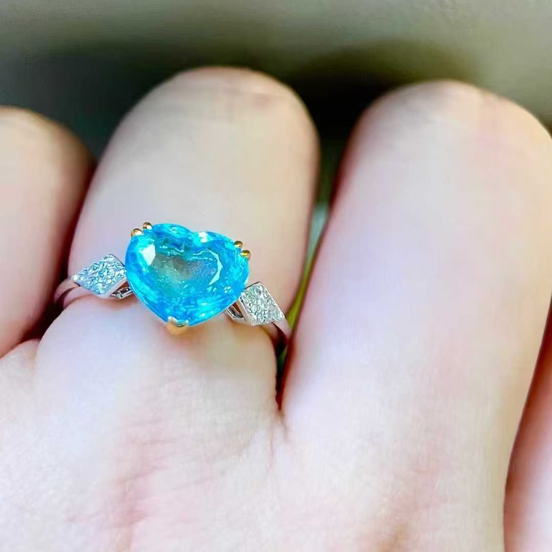 18K金钻石镶嵌 2.27ct心形帕拉伊巴戒指  吉尔德玻璃体的高品质