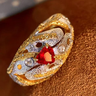 18K金钻石镶嵌 红宝石戒指 主石0.43克拉 莫桑比克天然鸽血色