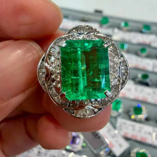 PT900铂金钻石镶嵌 天然哥伦比亚祖母绿戒指 主石4.07克拉 国际证