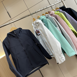 王炸主推!户外飞禽猛货!立体裁剪!春季男女外贸薄绒冲锋衣外套