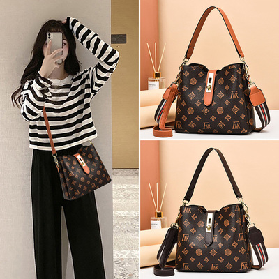 时尚女包夏季新款潮流简约单肩手提包女士小包包百搭斜挎包水桶包