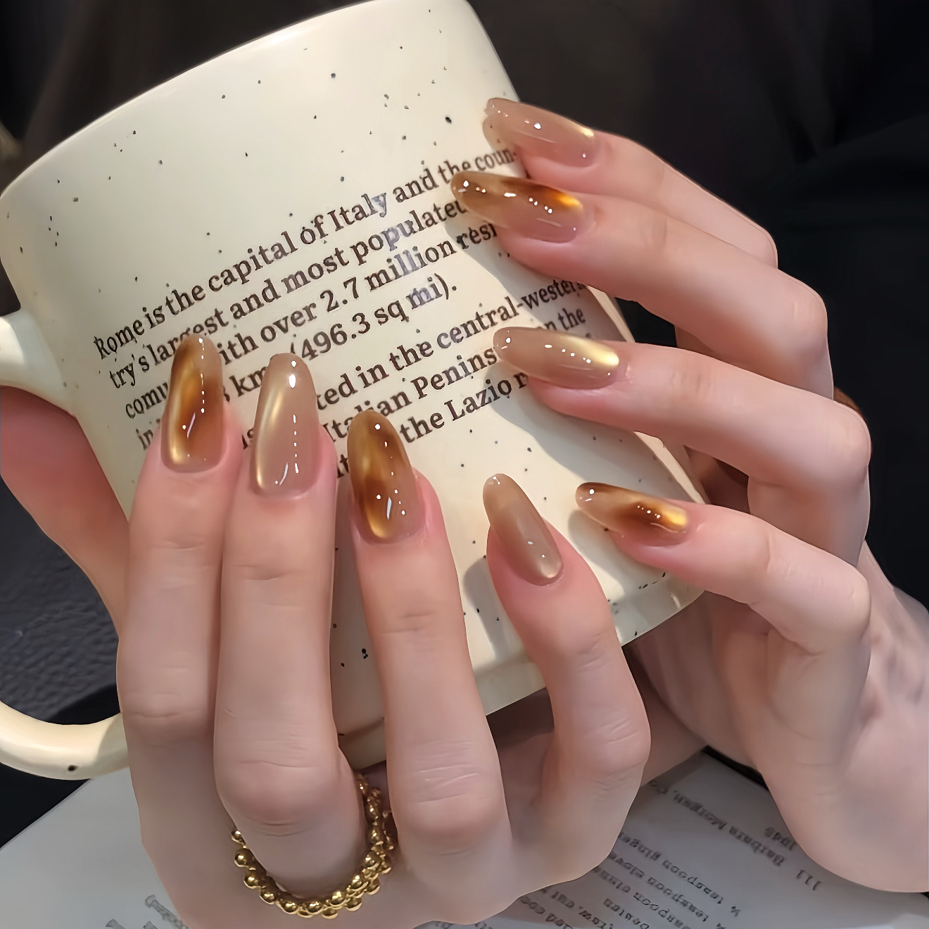 手工秋冬金色双色琥珀晕染玻璃珠猫眼高级感穿戴甲长款2025新款