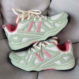 女学生百搭轻便跑步鞋 绿粉拼色羽毛球运动鞋 新款 国潮ins2025秋季