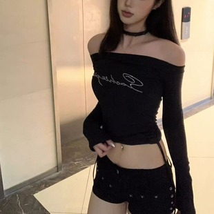辣妹纯欲黑色一字肩女字母烫钻绑带露肩长袖修身显瘦春秋上衣ins