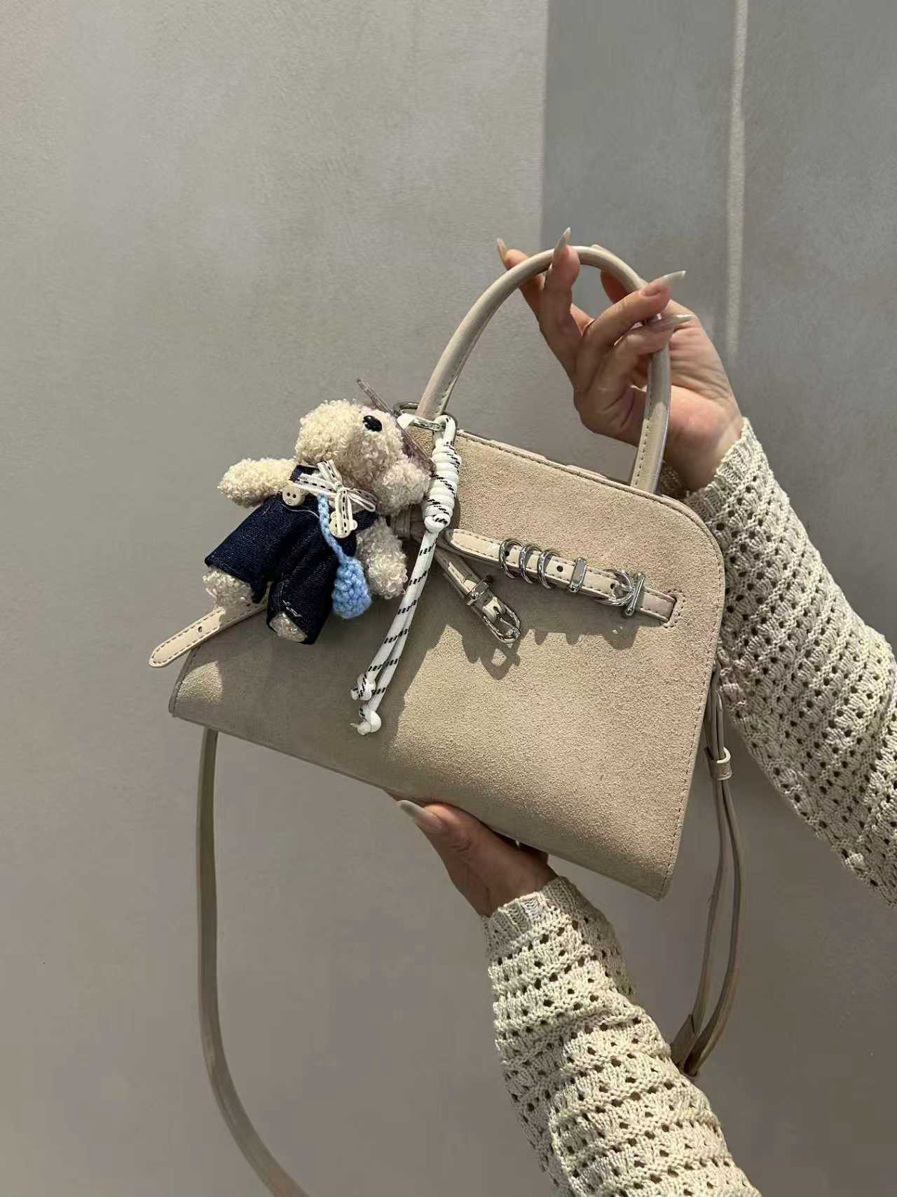 美缇2026新款女包高级感磨砂皮手提包时尚百搭单肩斜挎包小贝壳包,箱包皮具/热销女包/男包,通用款女包,淘宝优惠券,粉丝福利购,淘宝优惠卷