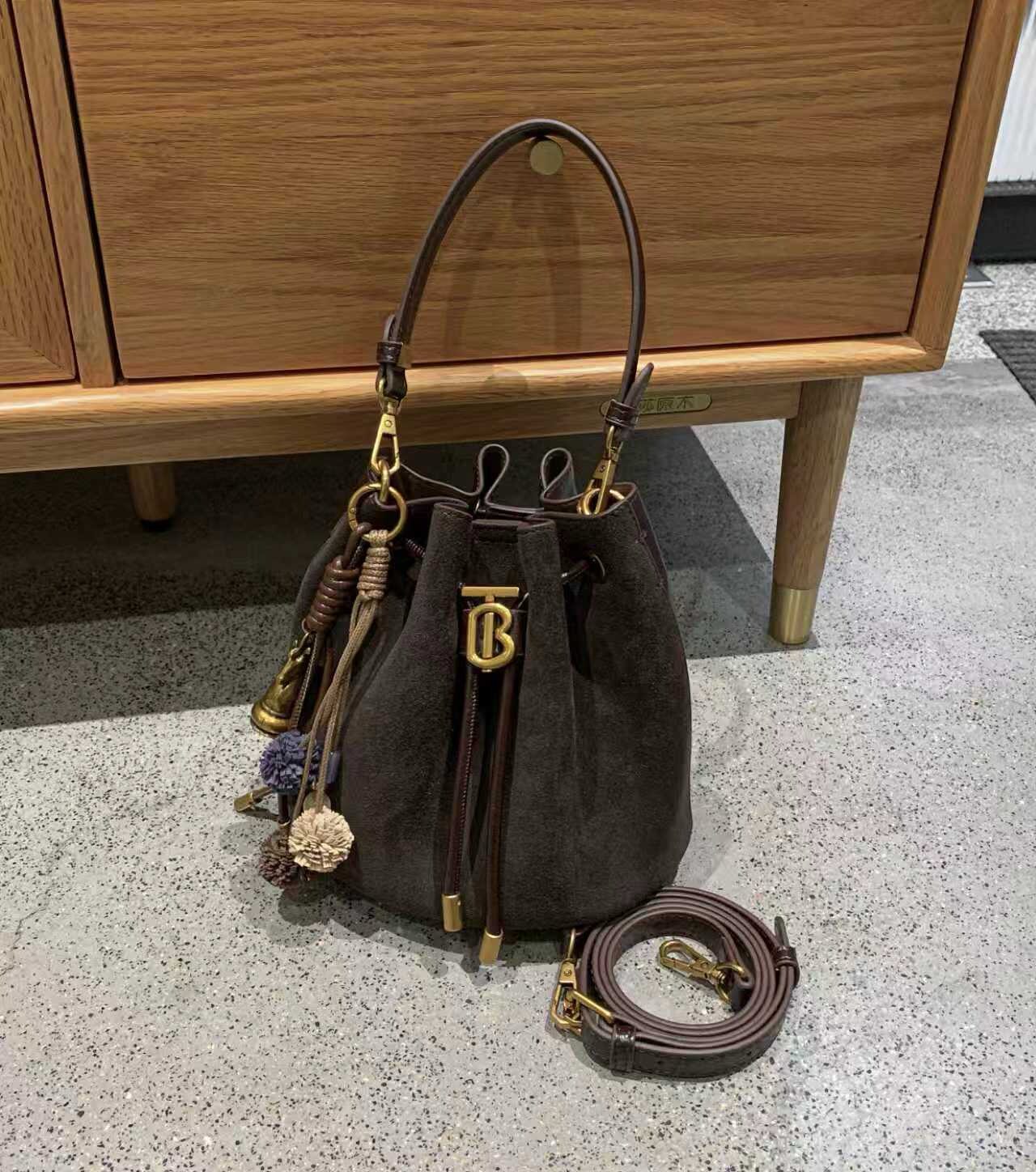 美缇女包小手提磨砂皮单肩斜挎潮