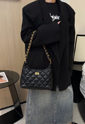 同丰女包小香风菱格绣线链条HOBO