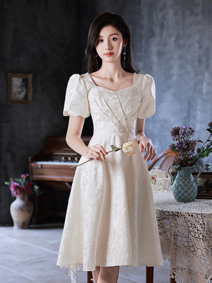 白色小个子礼服裙伴娘服订婚回门敬酒新娘领证登记连衣裙平时可穿