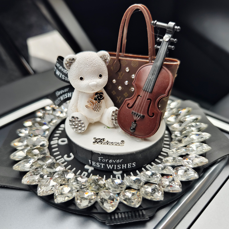 高档汽车香水香薰小熊车内饰品摆件网红中控台装饰车载小香风摆件