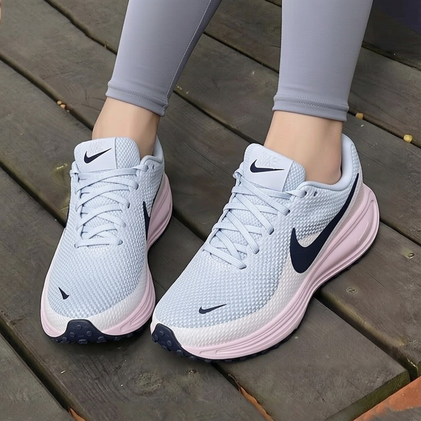 耐克鞋子NIKE REVOLUTION 8跑步鞋浅蓝色女鞋新款运动鞋透气网鞋