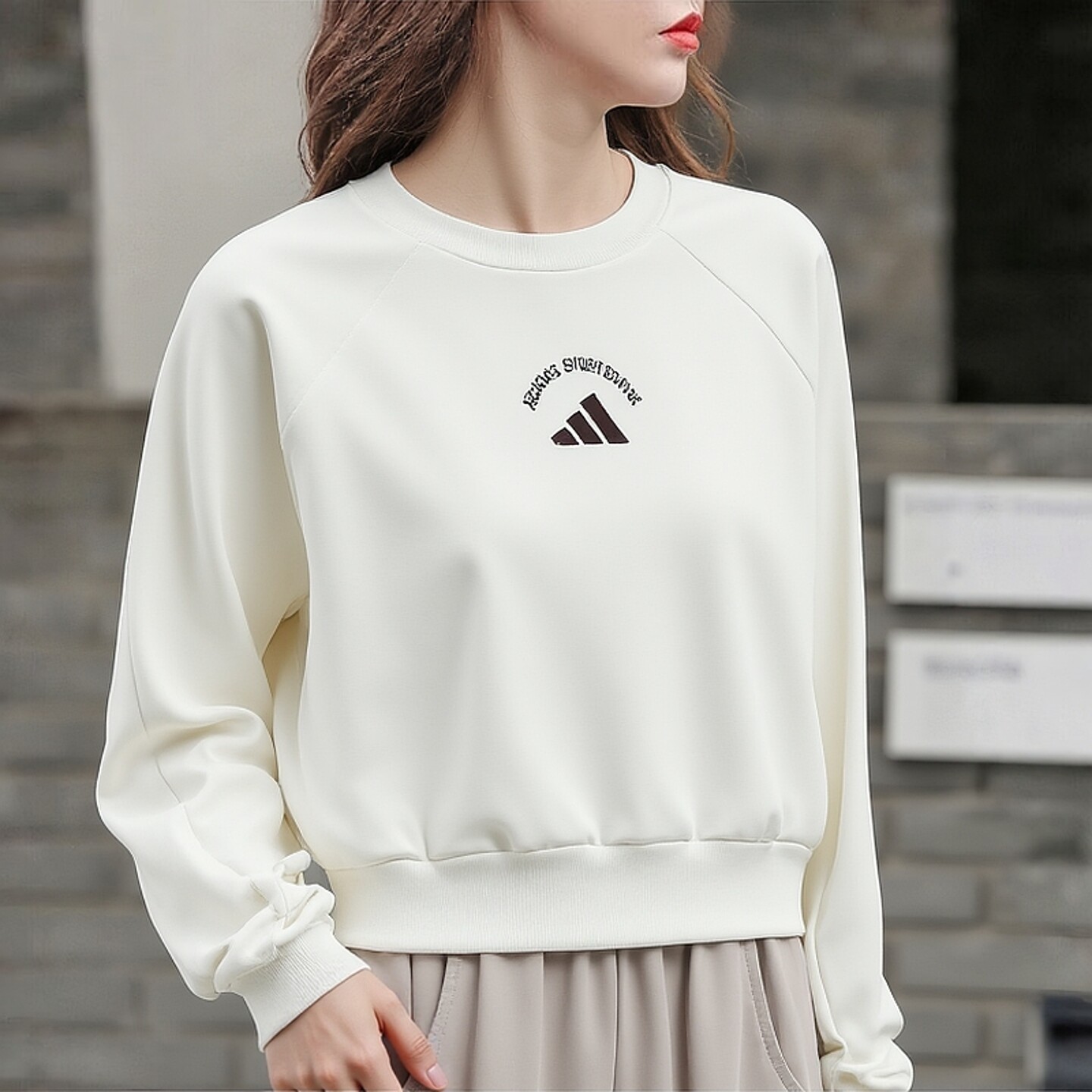 阿迪达斯卫衣外套女装新款运动服宽松休闲上衣简约纯色圆领套头衫