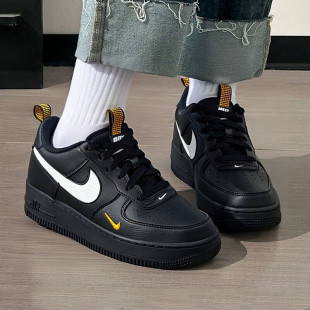 Nike耐克女鞋AIR FORCE 1黑色空军一号低帮运动板鞋透气休闲板鞋