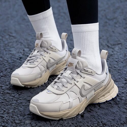 Nike耐克鞋子V2K女鞋GORE-TEX防水运动鞋新款越野跑鞋厚底休闲鞋