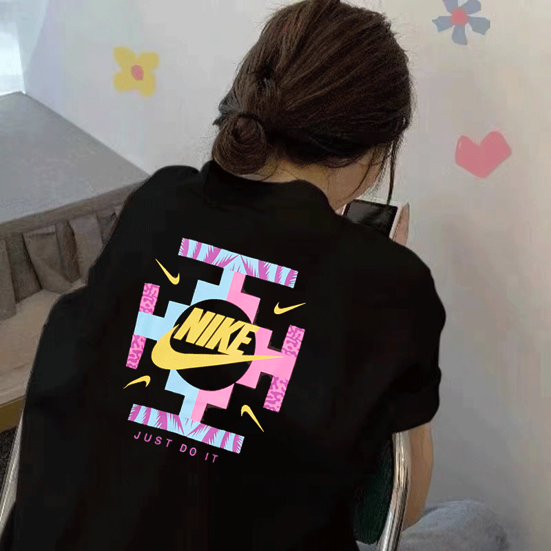 后背印花宽松短袖耐克女T恤