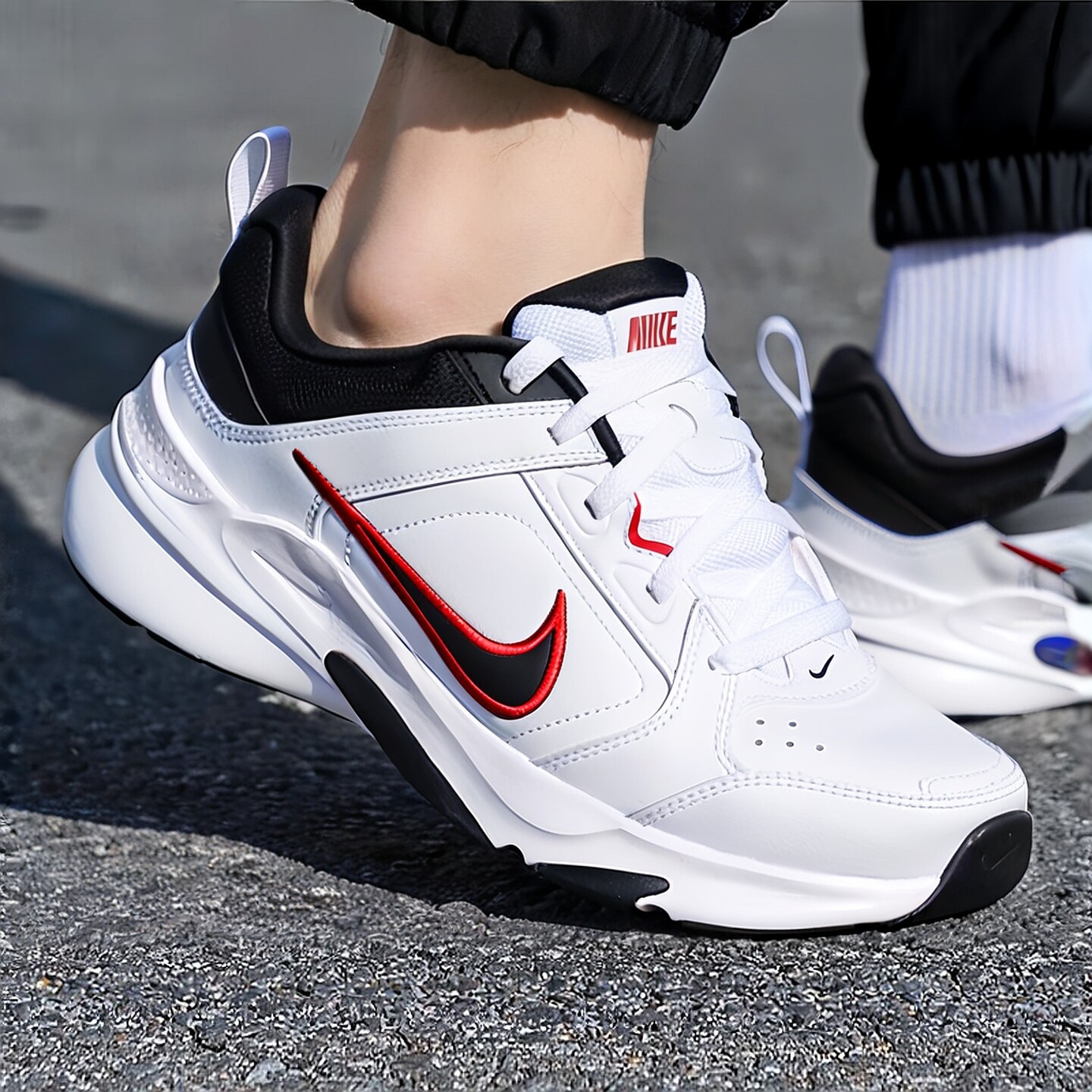 NIKE耐克休闲鞋男鞋新款复古运动鞋耐磨缓震跑步训练鞋厚底老爹鞋