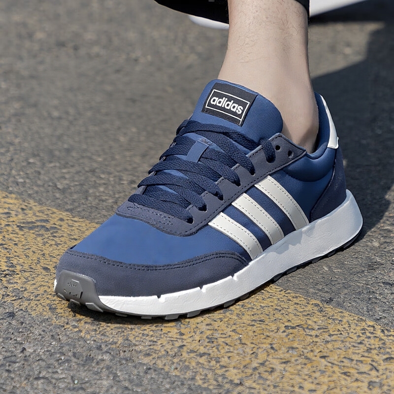 阿迪达斯男鞋女鞋夏季新款透气网面蓝色运动鞋复古跑步鞋男JS3022