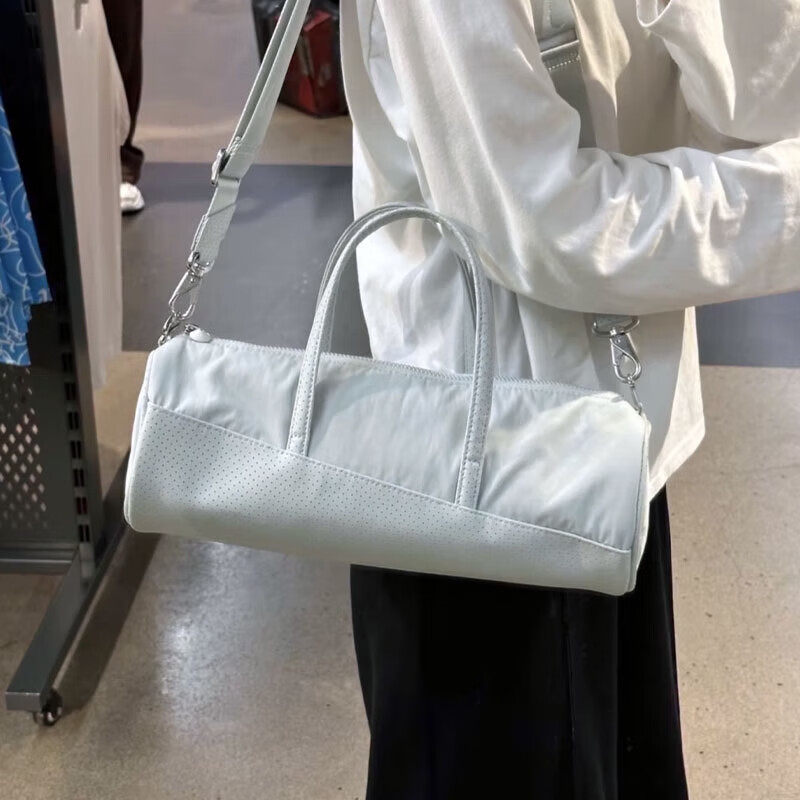 耐克单肩包桶包女包健身运动包胸包斜挎包收纳Nike小包通勤腋下包