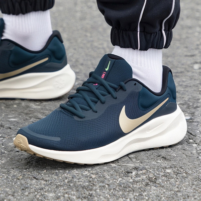 耐克男网面透气跑步鞋轻便运动鞋