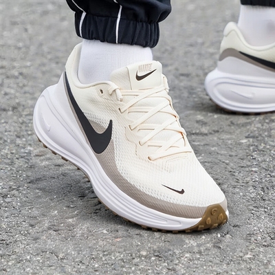 Nike耐克跑鞋男鞋秋季REVOLUTION 8运动鞋厚底缓震透气健身跑步鞋