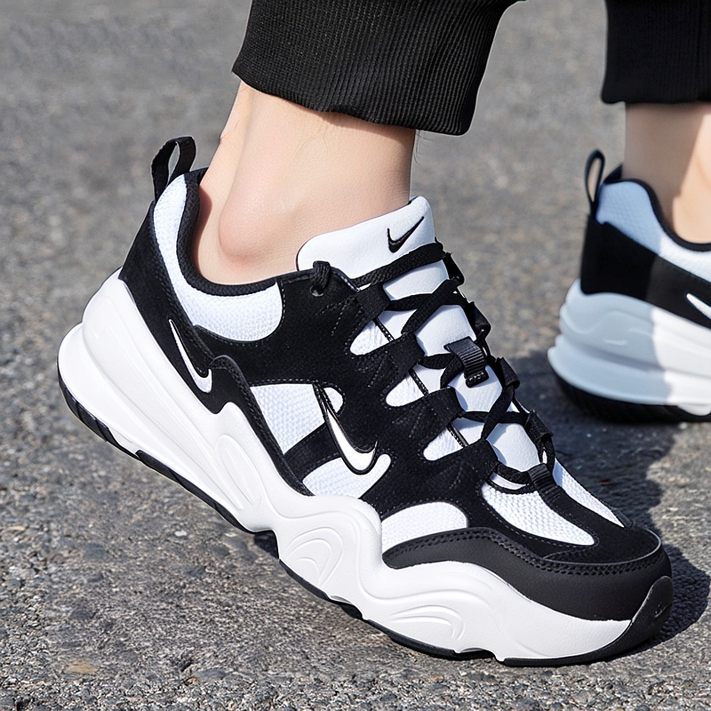 NIKE耐克男鞋运动鞋轻便透气厚底休闲鞋黑白熊猫老爹鞋缓震跑步鞋